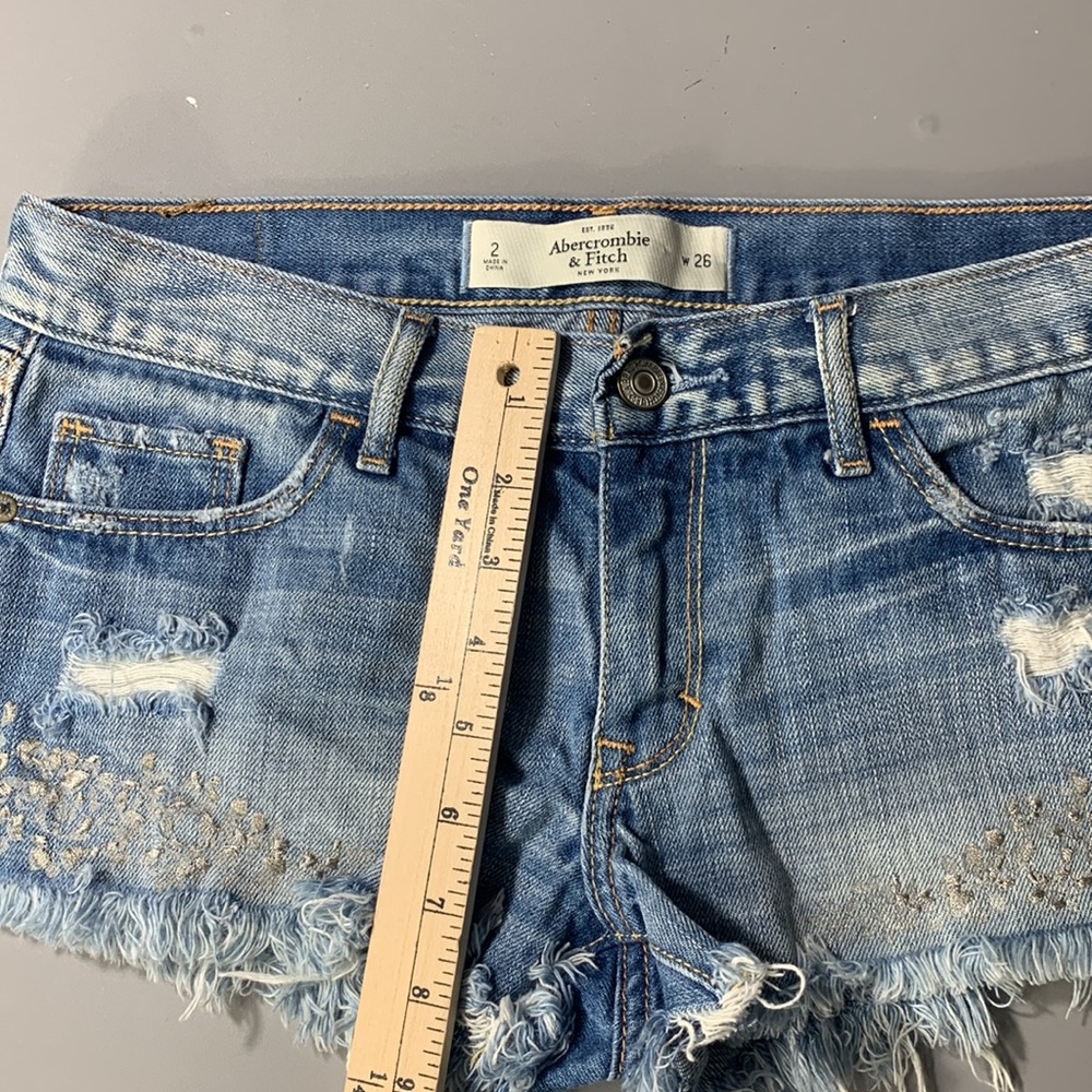 Abercrombie & Fitch Women’s Blue jean Distressed Raw hem Denim Shorts Size 26 - Picture 4 of 8